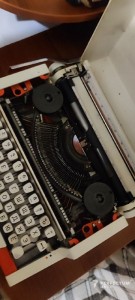 друкарська машинка tbm de Luxe з кириличними клавішами