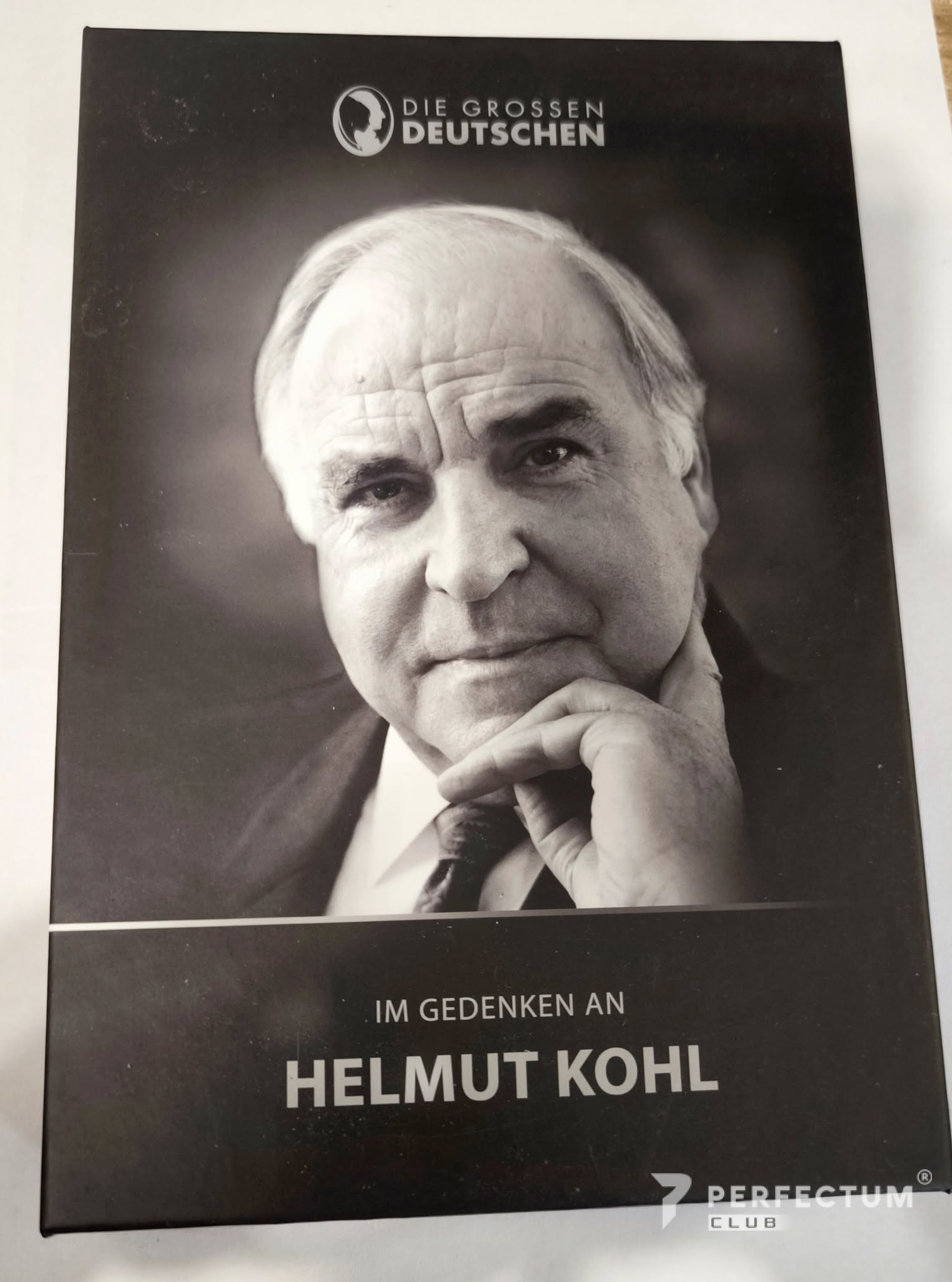 10 доларів — Єлизавета II (Гельмут Коль) 2017 года